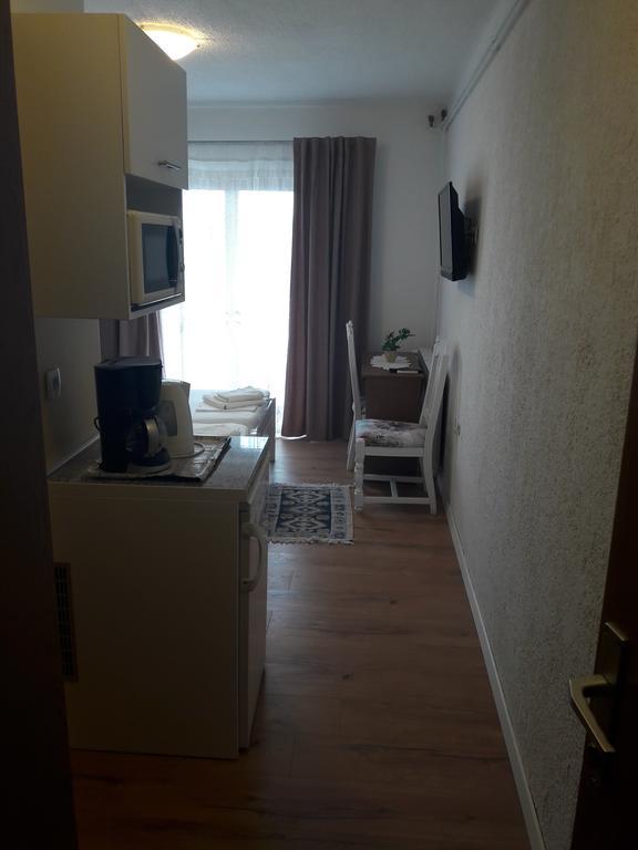 Roza Guest House เซนญ์ ภายนอก รูปภาพ